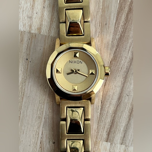 Nixon Ladies Watch Wrist Rockit The Mini B SS Good Bracelet and Dial - Picture 3 of 13